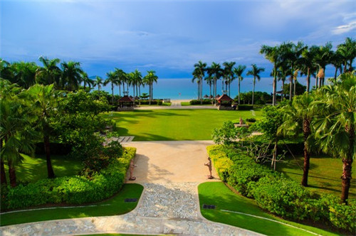 南北飘香旋转火锅