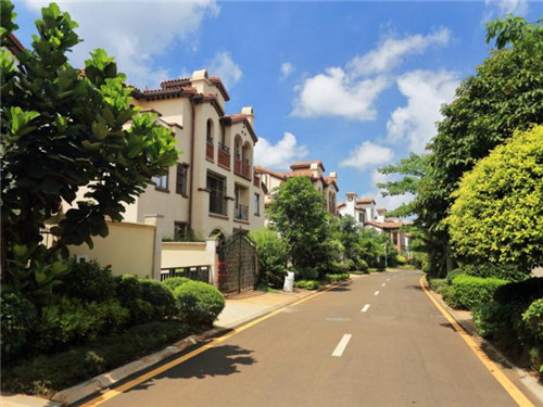 五家渠市中式快餐店值得投吗，五家渠市加盟爱上肉蟹煲要培训吗